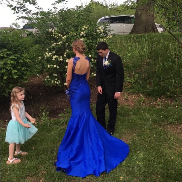 Prom dress - Picture 2 of 4